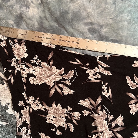 Spiritual Gangster Maya Floral Print Kimono, black and white, sz. OS - Picture 13 of 16